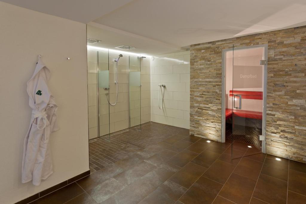 Hotel Auhof Шрунс Экстерьер фото